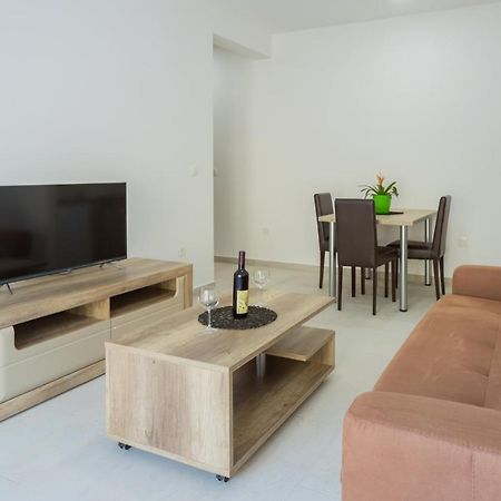 Grejm Lux Family Apartments Petrovac 外观 照片