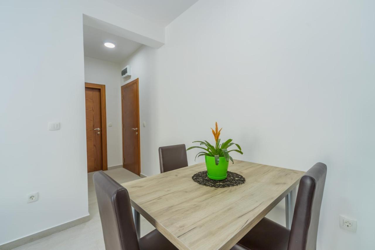 Grejm Lux Family Apartments Petrovac 外观 照片