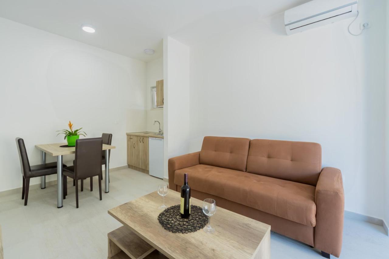Grejm Lux Family Apartments Petrovac 外观 照片
