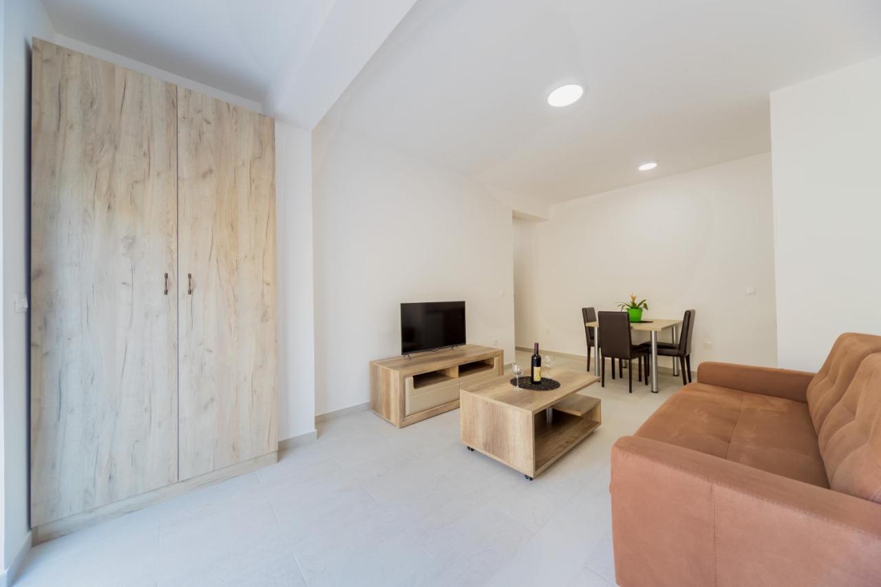 Grejm Lux Family Apartments Petrovac 外观 照片